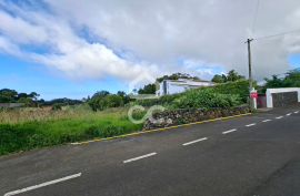 Plot of 1,336 m² in São Mateus da Calheta