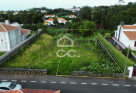 Plot of 1,336 m² in São Mateus da Calheta