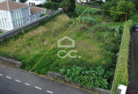 Plot of 1,336 m² in São Mateus da Calheta