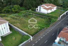 Plot of 1,336 m² in São Mateus da Calheta