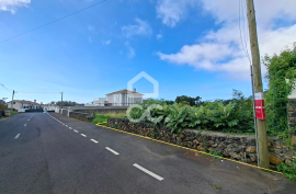 Plot of 1,336 m² in São Mateus da Calheta