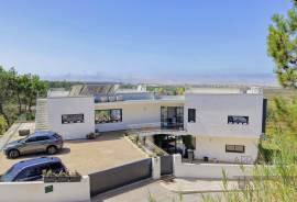 Nazaré — Perched Above the Ocean, a Villa with Pool for Family Life Nazaré — Perched Above the Ocean, a Villa with Pool for Family Life
