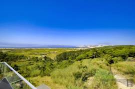 Nazaré — Perched Above the Ocean, a Villa with Pool for Family Life