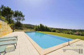 Nazaré — Perched Above the Ocean, a Villa with Pool for Family Life Nazaré — Perched Above the Ocean, a Villa with Pool for Family Life
