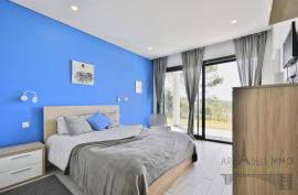 Nazaré — Perched Above the Ocean, a Villa with Pool for Family Life Nazaré — Perched Above the Ocean, a Villa with Pool for Family Life
