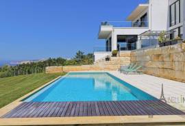 Nazaré — Perched Above the Ocean, a Villa with Pool for Family Life Nazaré — Perched Above the Ocean, a Villa with Pool for Family Life
