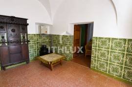 MANOR HOUSE IN TORREMOCHA (CÁCERES) – 555 M², PATIO, WINE CELLAR AND ELEVATOR MANOR HOUSE IN TORREMOCHA (CÁCERES) – 555 M², PATIO, WINE CELLAR AND ELEVATOR