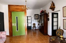 MANOR HOUSE IN TORREMOCHA (CÁCERES) – 555 M², PATIO, WINE CELLAR AND ELEVATOR MANOR HOUSE IN TORREMOCHA (CÁCERES) – 555 M², PATIO, WINE CELLAR AND ELEVATOR