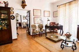 MANOR HOUSE IN TORREMOCHA (CÁCERES) – 555 M², PATIO, WINE CELLAR AND ELEVATOR MANOR HOUSE IN TORREMOCHA (CÁCERES) – 555 M², PATIO, WINE CELLAR AND ELEVATOR