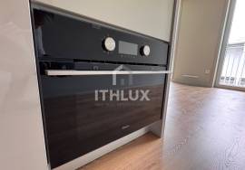 Brand new 1 bedroom duplex apartment, near Praça do Marquês in Porto, for rent.