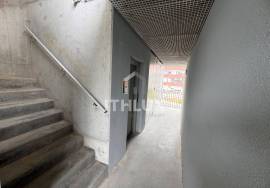 Brand new 1 bedroom duplex apartment, near Praça do Marquês in Porto, for rent.