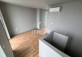 Brand new 1 bedroom duplex apartment, near Praça do Marquês in Porto, for rent.
