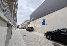 Brand new 1 bedroom duplex apartment, near Praça do Marquês in Porto, for rent.