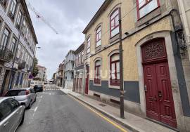 Brand new 1 bedroom duplex apartment, near Praça do Marquês in Porto, for rent.