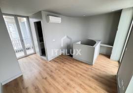 Brand new 1 bedroom duplex apartment, near Praça do Marquês in Porto, for rent.