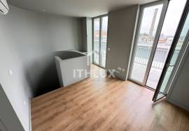Brand new 1 bedroom duplex apartment, near Praça do Marquês in Porto, for rent.