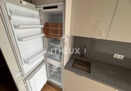 Brand new 1 bedroom duplex apartment, near Praça do Marquês in Porto, for rent.