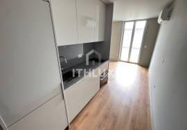 Brand new 1 bedroom duplex apartment, near Praça do Marquês in Porto, for rent.