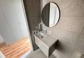 Brand new 1 bedroom duplex apartment, near Praça do Marquês in Porto, for rent.