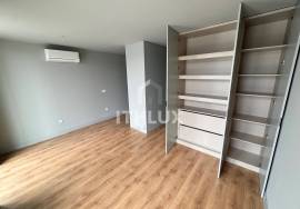 Brand new 1 bedroom duplex apartment, near Praça do Marquês in Porto, for rent.