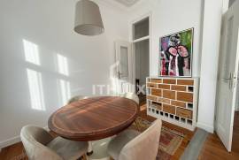 Charming 2 Bedroom Apartment in Arroios — View of São Jorge Castle