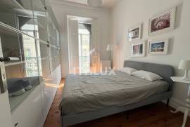 Charming 2 Bedroom Apartment in Arroios — View of São Jorge Castle