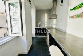 Charming 2 Bedroom Apartment in Arroios — View of São Jorge Castle