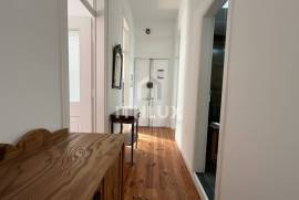 Charming 2 Bedroom Apartment in Arroios — View of São Jorge Castle