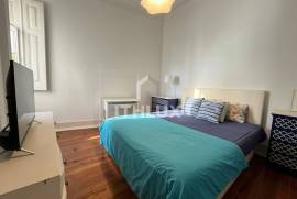 Charming 2 Bedroom Apartment in Arroios — View of São Jorge Castle