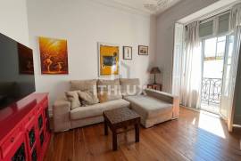 Charming 2 Bedroom Apartment in Arroios — View of São Jorge Castle