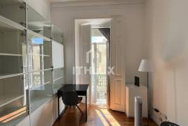 Charming 2 Bedroom Apartment in Arroios — View of São Jorge Castle