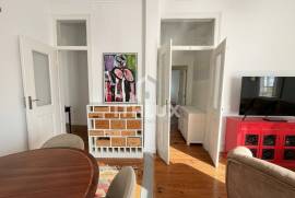 Charming 2 Bedroom Apartment in Arroios — View of São Jorge Castle