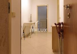 3 Bedrooms in Laranjeiras - Prestige Rental, Lisbon 3 Bedrooms in Laranjeiras - Prestige Rental, Lisbon