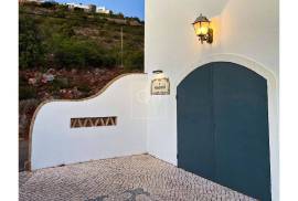Charming 4-bedroom villa with panoramic sea views near Santa Barbara de Nexe Charming 4-bedroom villa with panoramic sea views near Santa Barbara de Nexe