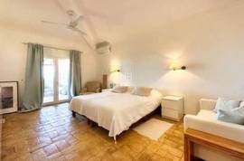 Charming 4-bedroom villa with panoramic sea views near Santa Barbara de Nexe Charming 4-bedroom villa with panoramic sea views near Santa Barbara de Nexe