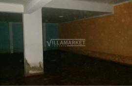 Stall shop with 69 m2 + 1 storage room with 88 m2 located in Baixa da Banheira Stall shop with 69 m2 + 1 storage room with 88 m2 located in Baixa da Banheira