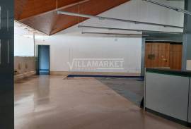 Bank Services Building with 590m2 located in the Center of Chamusca Bank Services Building with 590m2 located in the Center of Chamusca