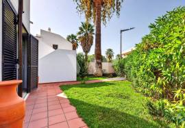 3 Bedroom Villa with Garden and Large Terraces in Vilamoura 3 Bedroom Villa with Garden and Large Terraces in Vilamoura