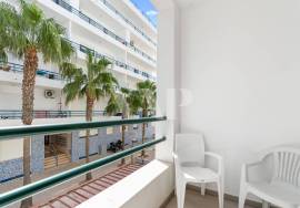 Renovated 1+1 Bedroom Apartment with Swimming Pool, 50m from Quarteira Beach Renovated 1+1 Bedroom Apartment with Swimming Pool, 50m from Quarteira Beach