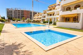 Renovated 0+2 Bedroom Apartment 100m from the Beach with Pool, Quarteira Renovated 0+2 Bedroom Apartment 100m from the Beach with Pool, Quarteira