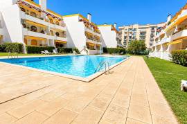 Renovated 0+2 Bedroom Apartment 100m from the Beach with Pool, Quarteira Renovated 0+2 Bedroom Apartment 100m from the Beach with Pool, Quarteira