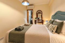 Renovated 0+2 Bedroom Apartment 100m from the Beach with Pool, Quarteira Renovated 0+2 Bedroom Apartment 100m from the Beach with Pool, Quarteira