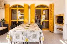 Renovated 0+2 Bedroom Apartment 100m from the Beach with Pool, Quarteira Renovated 0+2 Bedroom Apartment 100m from the Beach with Pool, Quarteira