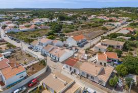 Beautifully Renovated Traditional Cottage in the Heart of Sagres