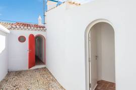 Beautifully Renovated Traditional Cottage in the Heart of Sagres