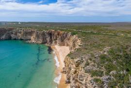 Beautifully Renovated Traditional Cottage in the Heart of Sagres