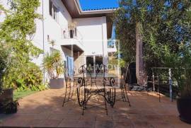 Villa with swimming pool and panoramic views, Restelo, Lisbon Villa with swimming pool and panoramic views, Restelo, Lisbon