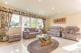 Luxury 5 Bed Detached Home for Sale In Barnett Way, Bierton, Aylesbury United Kingdom