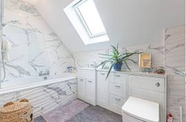 Luxury 5 Bed Detached Home for Sale In Barnett Way, Bierton, Aylesbury United Kingdom