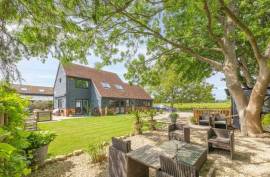 Luxury 5 Bed Detached Home for Sale In Barnett Way, Bierton, Aylesbury United Kingdom